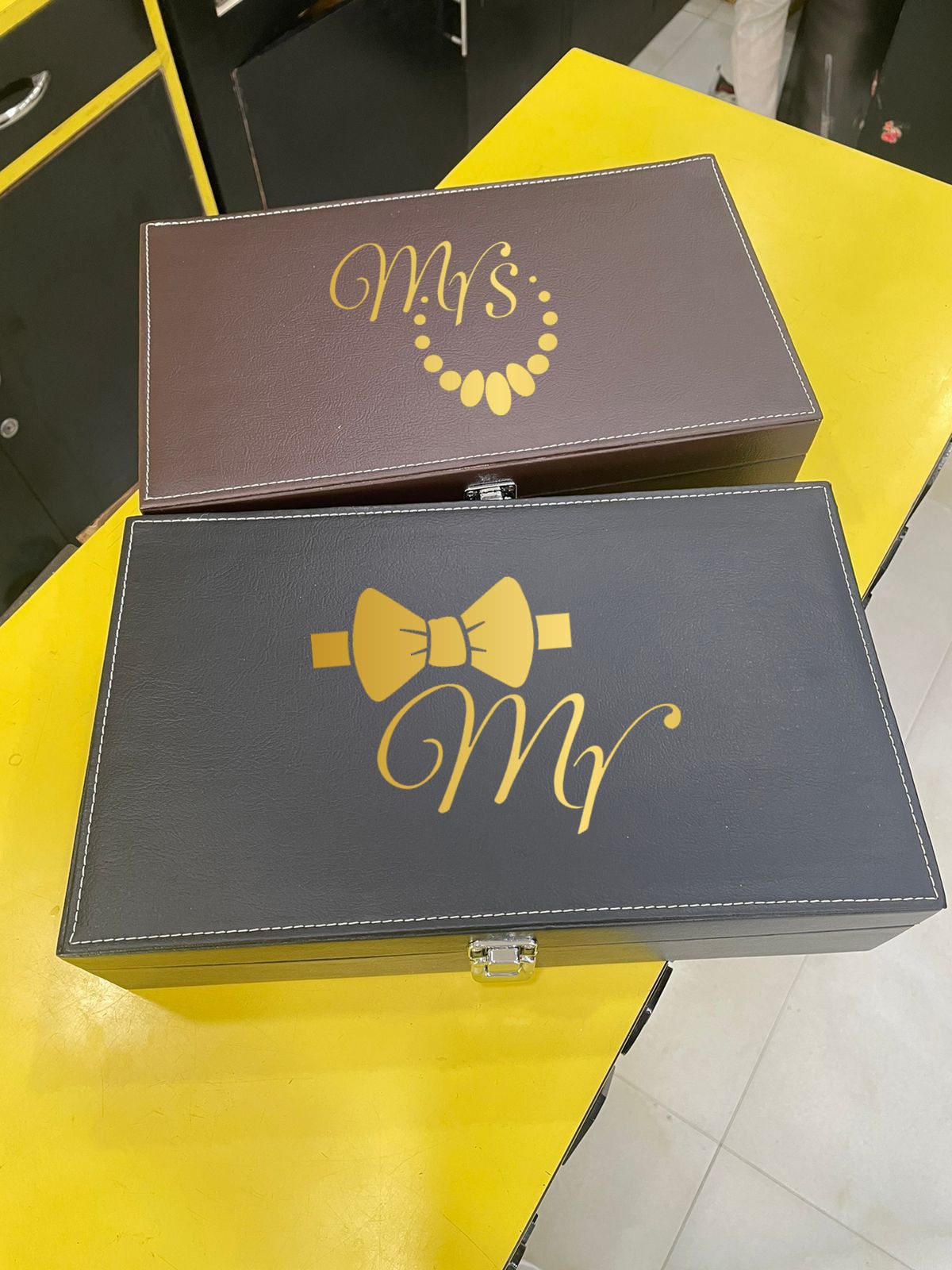 Watch m sunglasses organiser