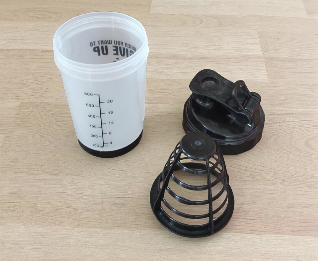 💪 500ml Gym Shaker Bottle with Cyclone Mixer Ball & Lock Cap  "When You Want to Give Up – Remember Why You Started"