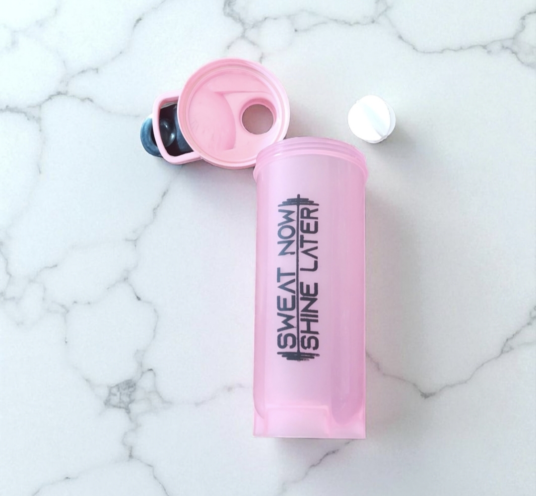 💖 750ml multicolour Gym Shaker Bottle with Mixer Ball & Flip Lock Cap  “Sweat Now, Shine Later” – Big Motivation in Every Sip!