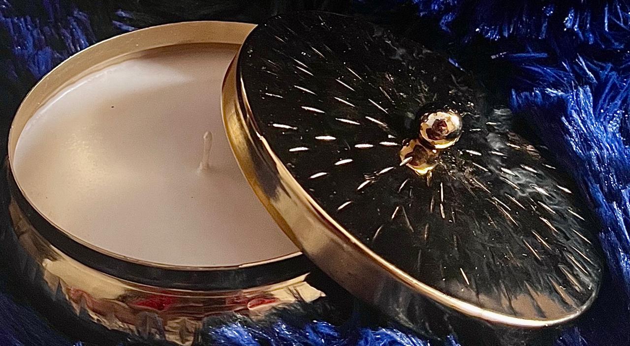 Gold plated aroma candle