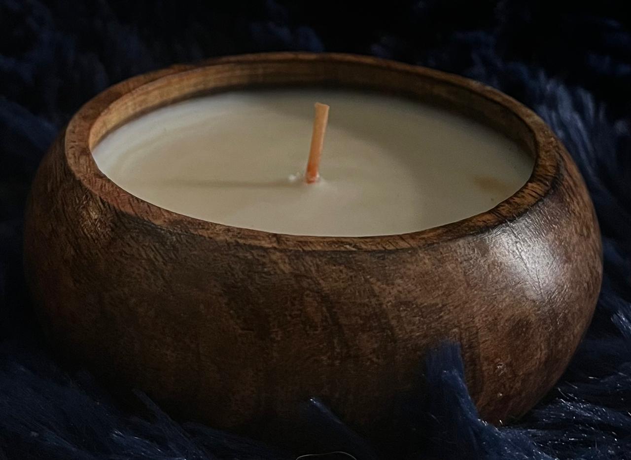 Wooden aroma candle