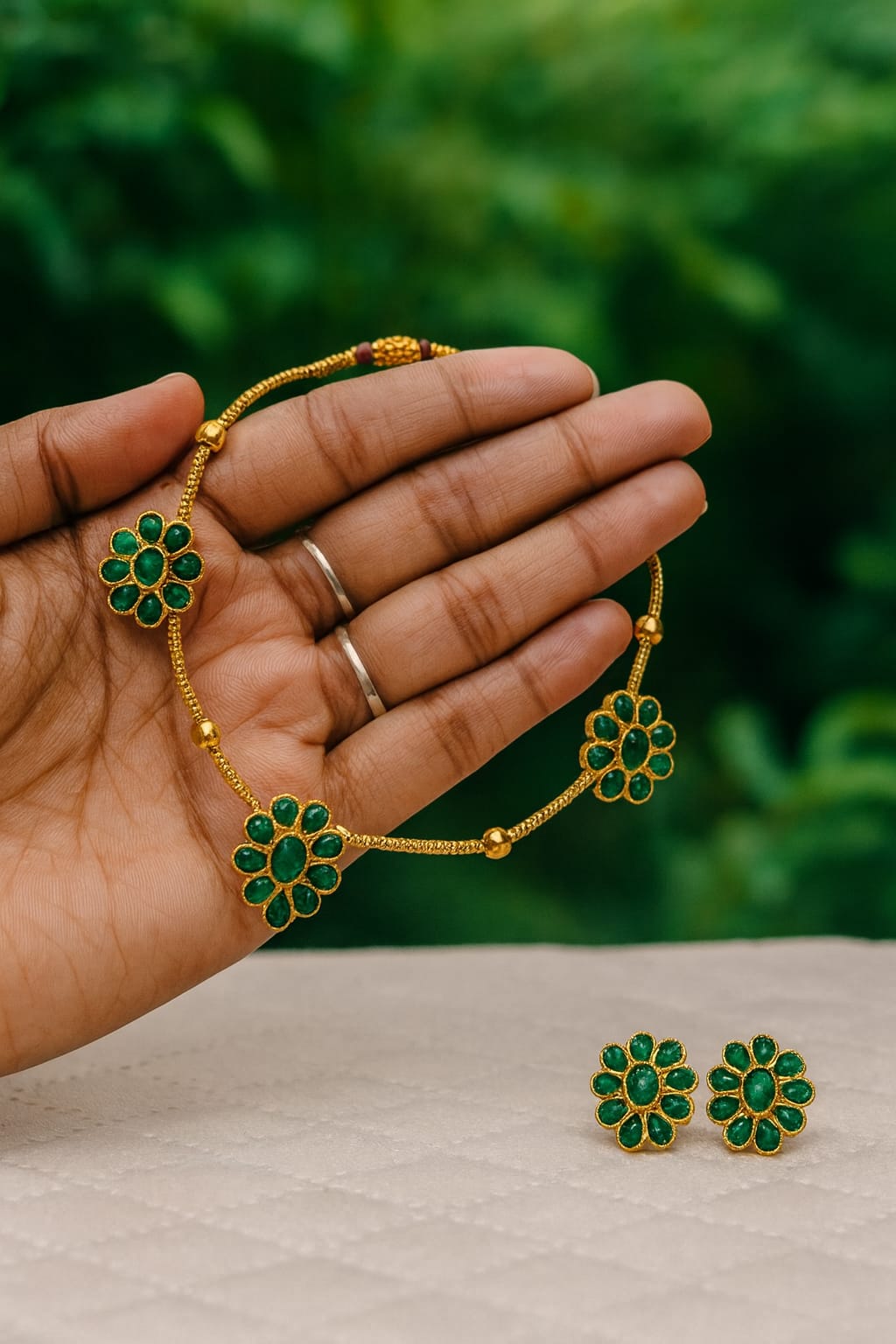 Floral emarald choker set