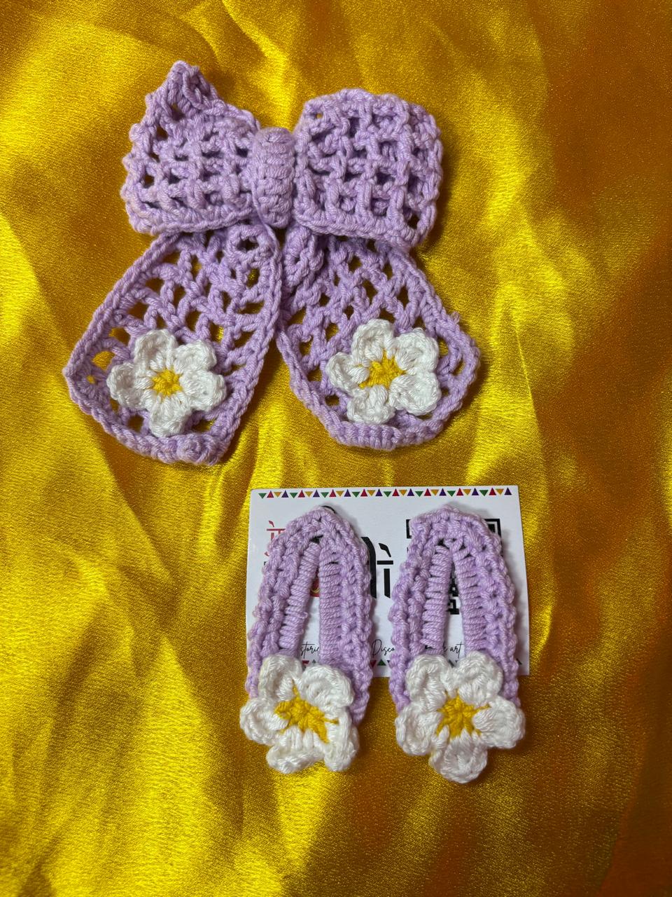 Mauve Bow +Tic Tak