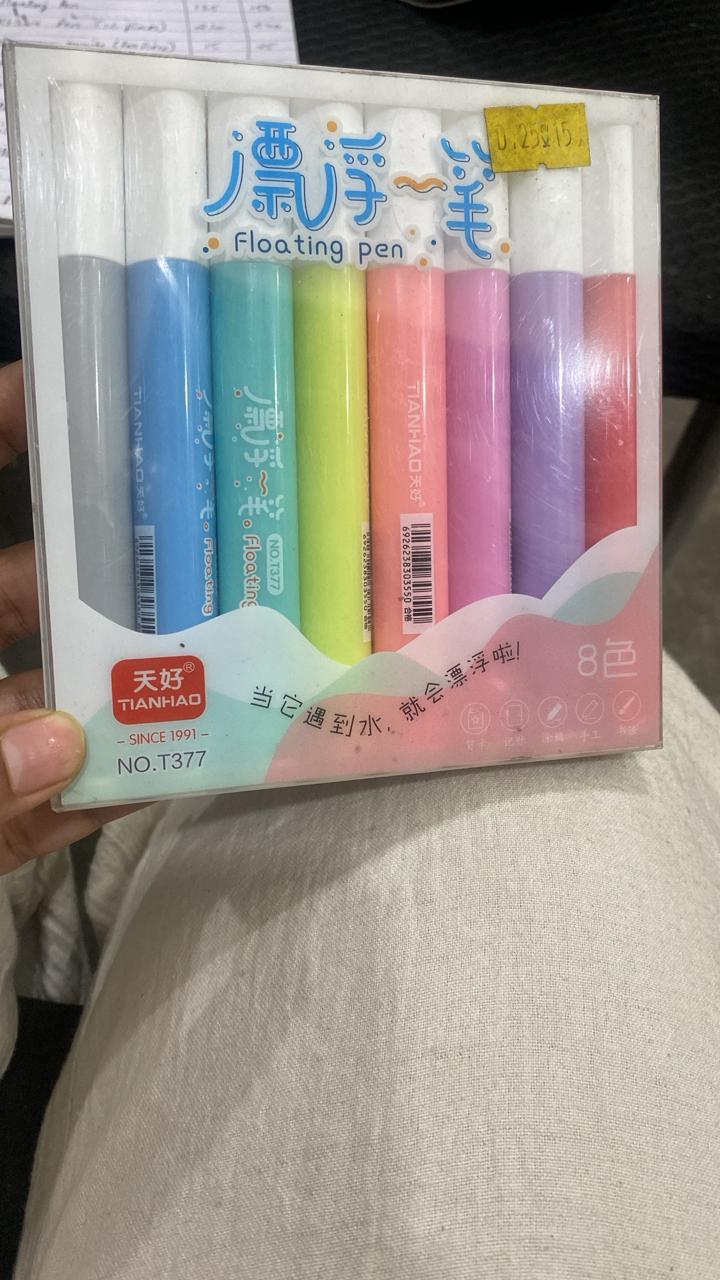 Floating pen