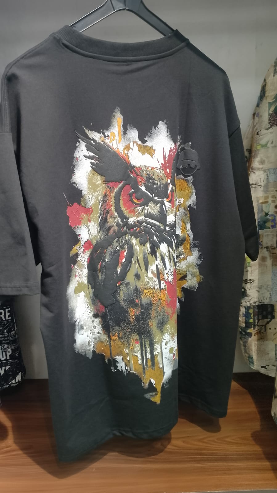 BLACK T-SHIRT