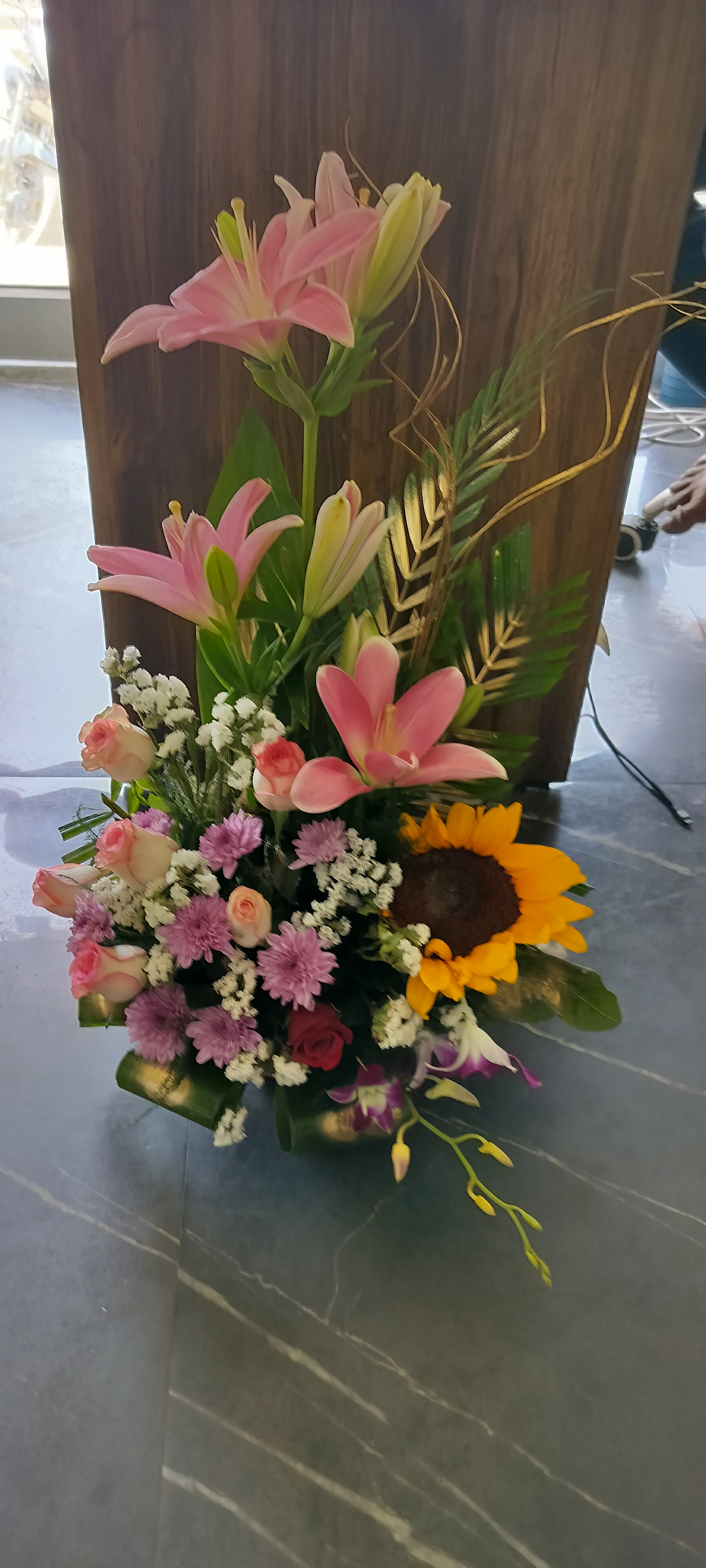 Mixed flowers arrengement