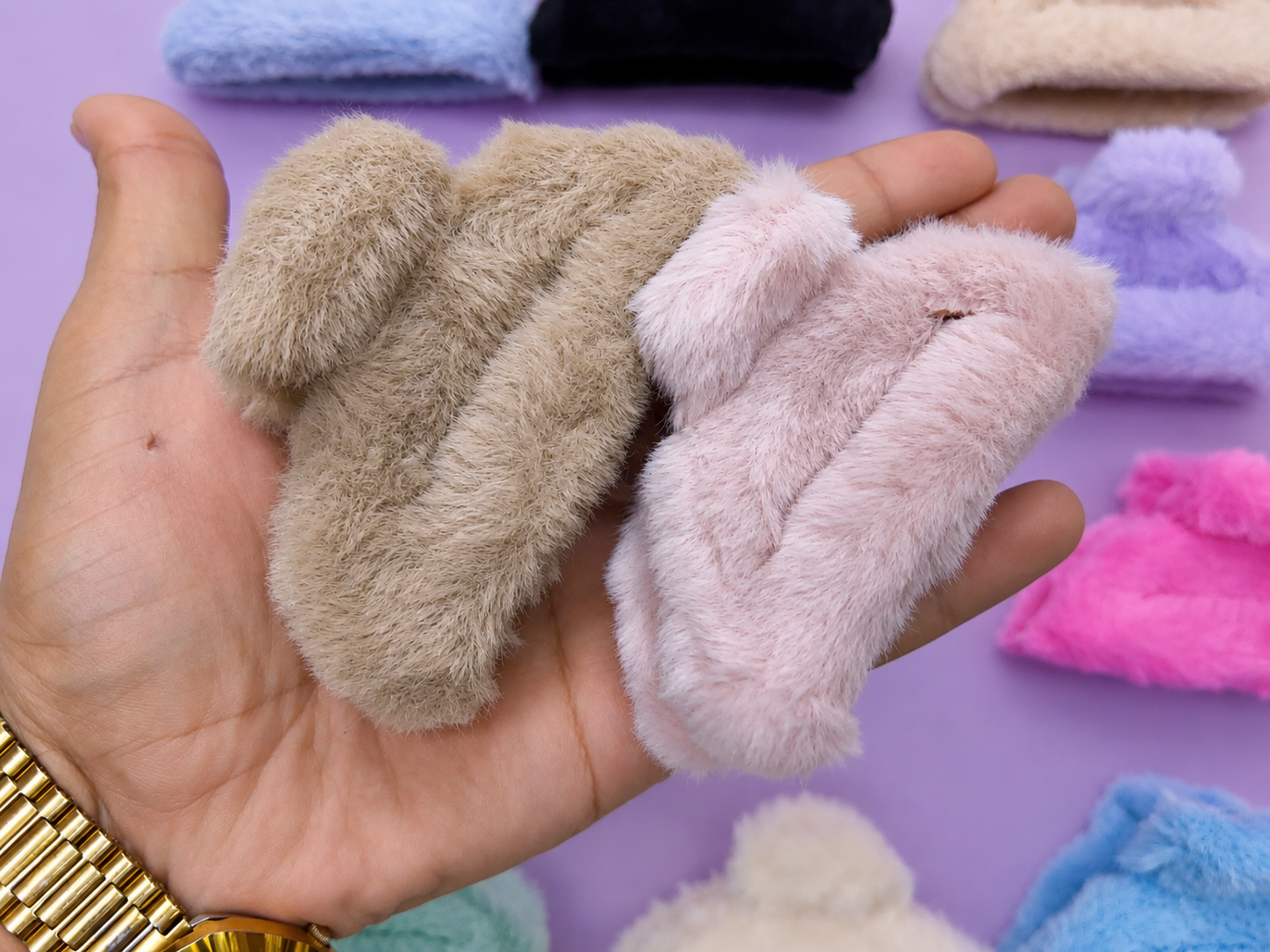 D-shape furr hair claws
