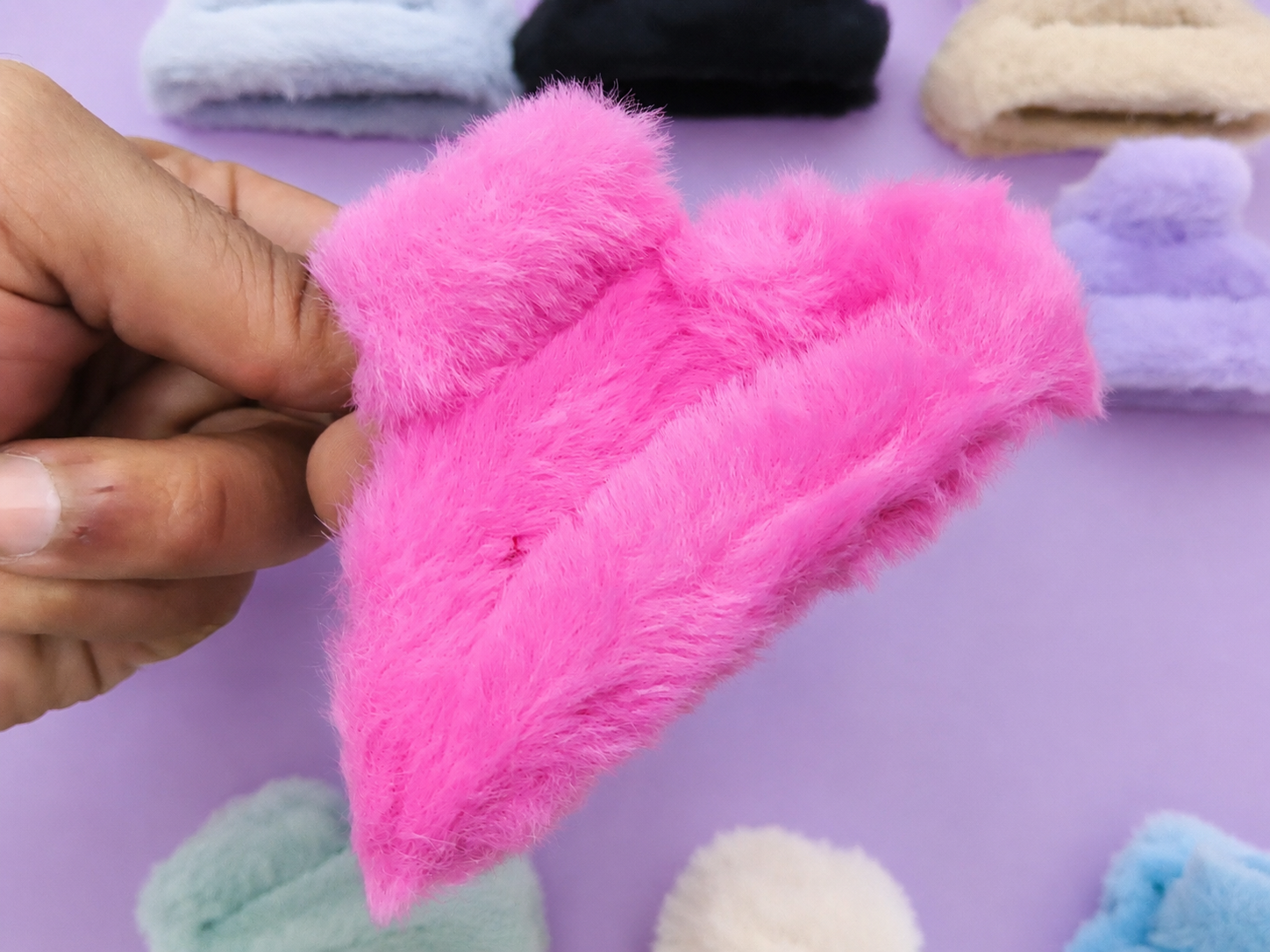 D-shape furr hair claws