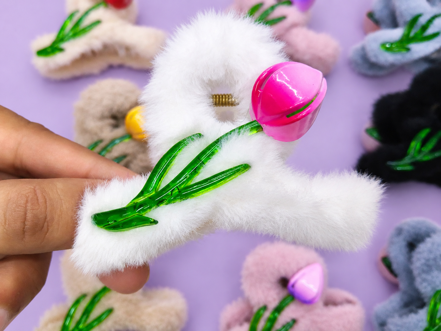 Tulip Furr claws