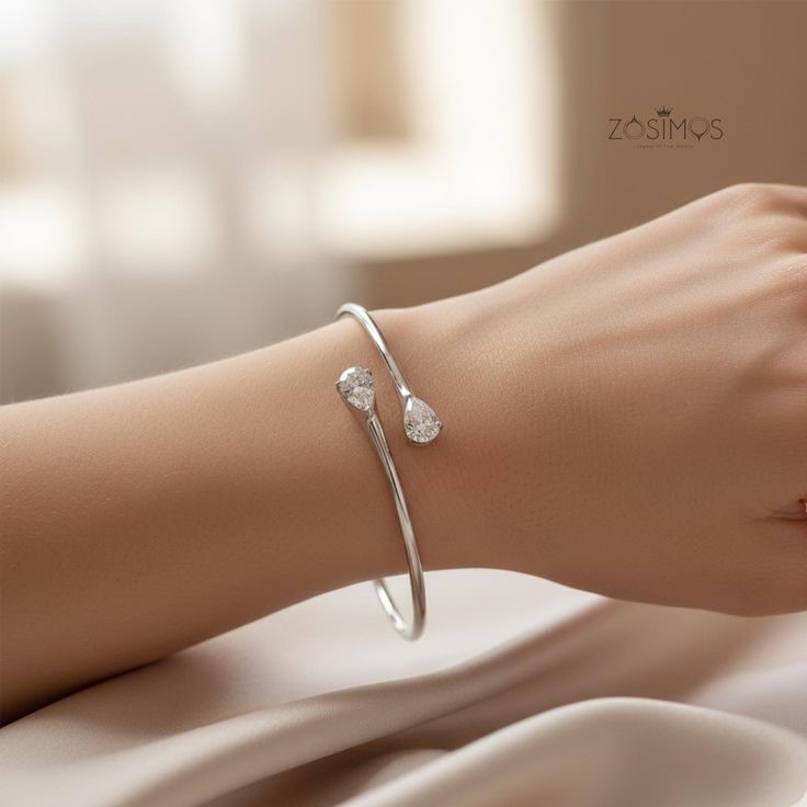 BRACELET & BANGLES