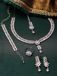 WOMEN'S SILVER COLLECTIONS